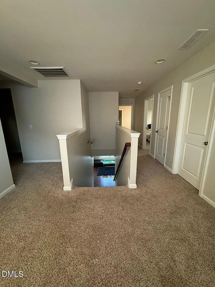 267 Crestmont Ridge Dr - Photo 5 of 29