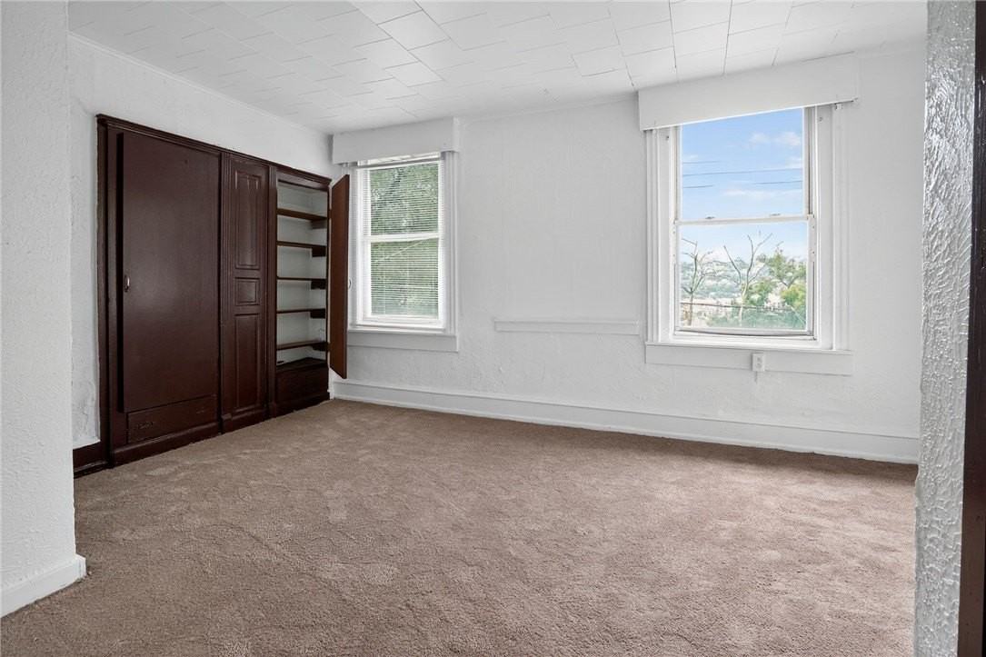 341 Lawn Street - Photo 4 of 18