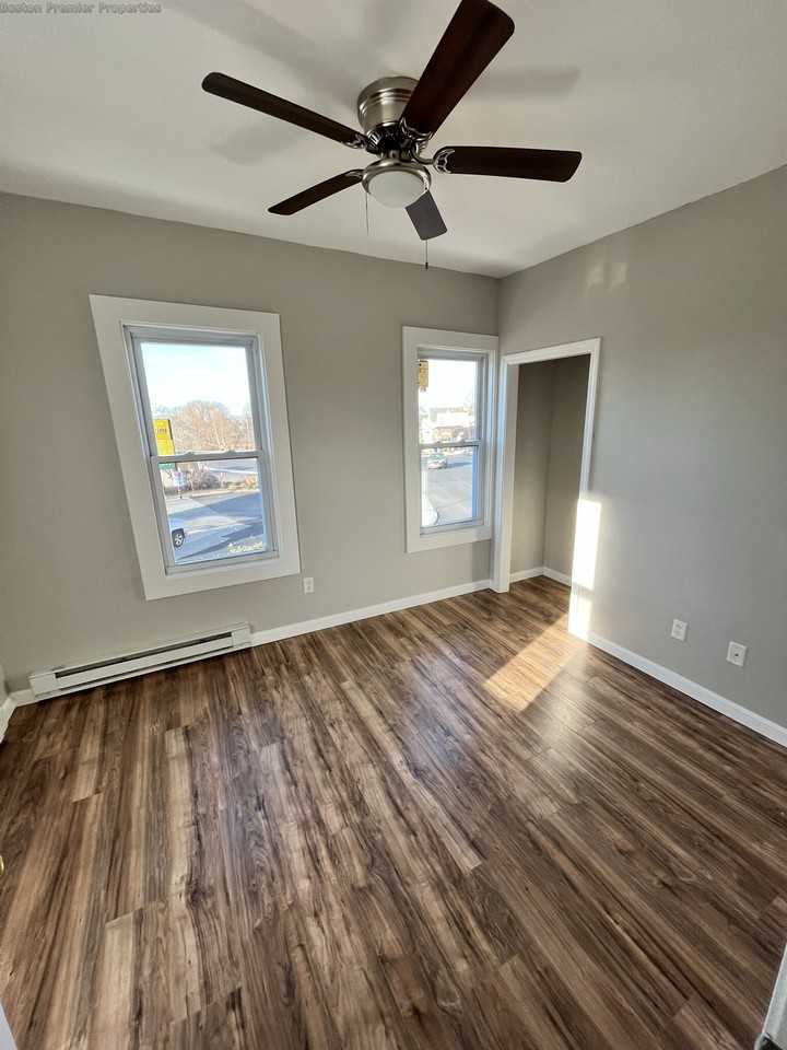 Center St #4 - Photo 2 of 9