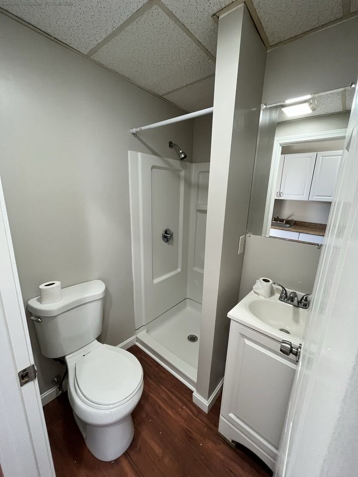 Center St #4 - Photo 5 of 9