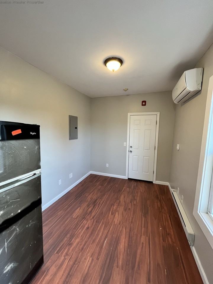 Center St #4 - Photo 6 of 9