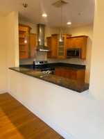 featured image of 1950 Presidential Way