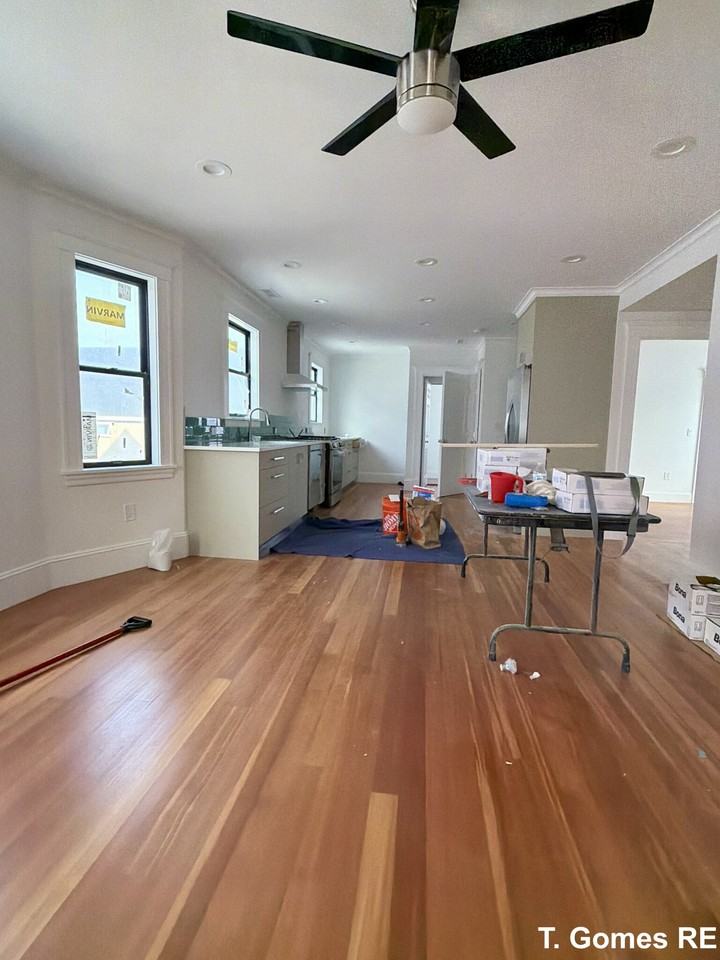 96 Swan St #2 - Photo 7 of 39