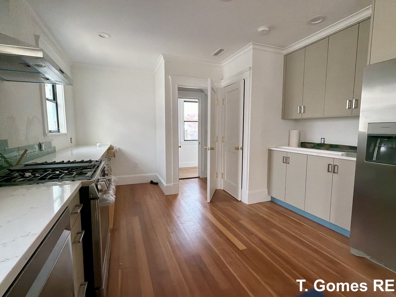 96 Swan St #2 - Photo 5 of 39