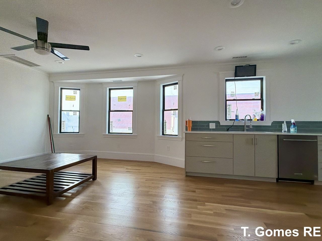 96 Swan St #2 - Photo 3 of 39