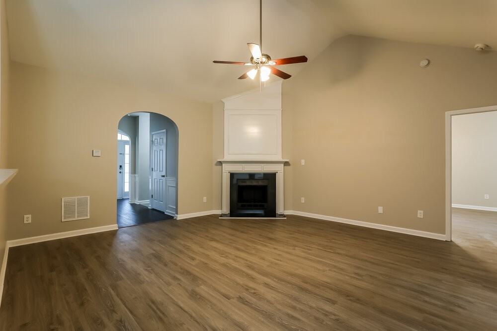 2839 Stonewall Ln Sw - Photo 4 of 17