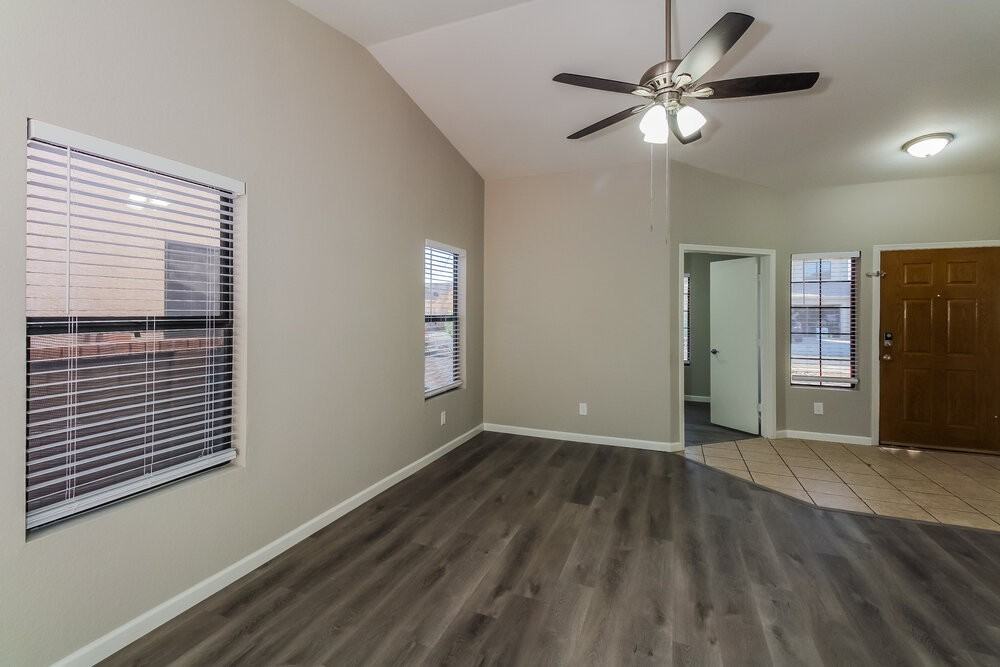 3222 W Avior Dr - Photo 5 of 16