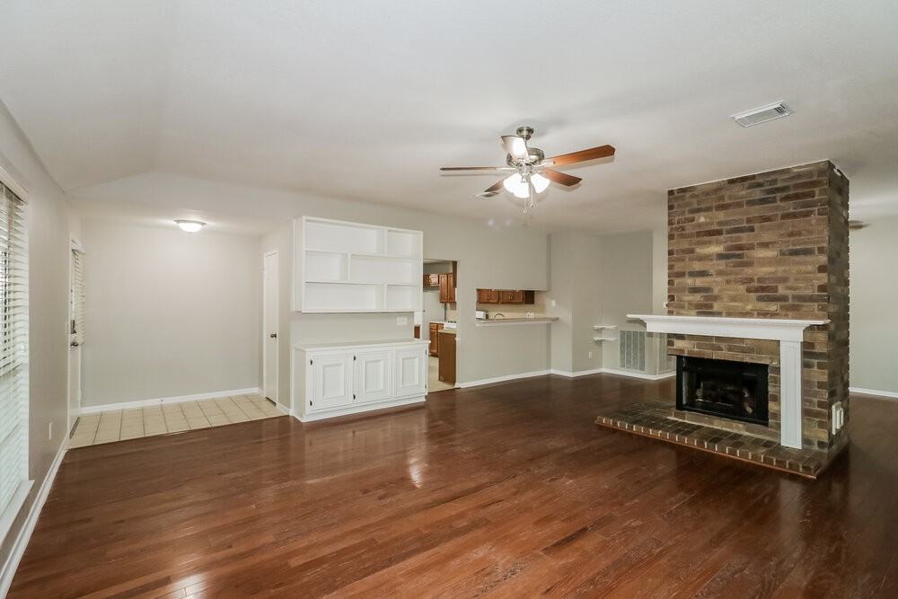 9423 Bayou Bluff Dr - Photo 5 of 16