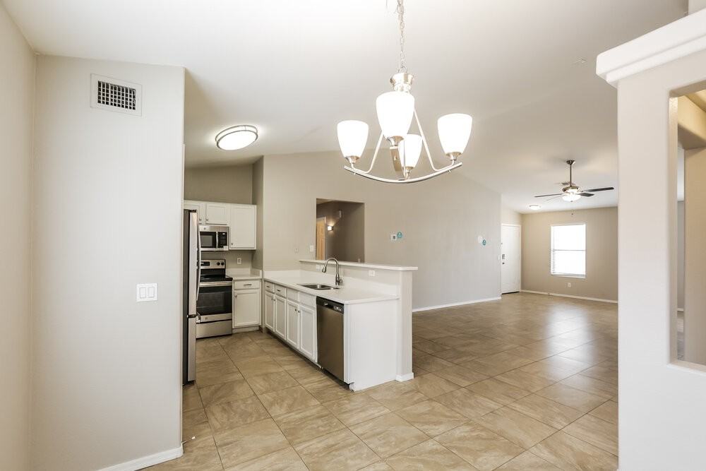 12814 W Crocus Dr - Photo 5 of 16