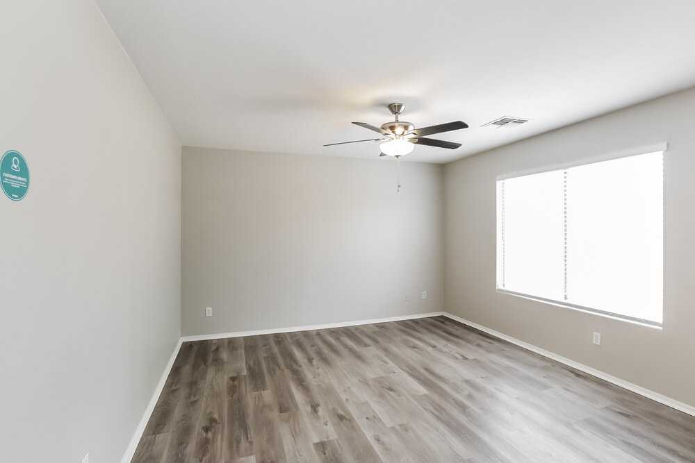 12814 W Crocus Dr - Photo 7 of 16