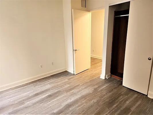 Hanover Sq #8I - Photo 2 of 10