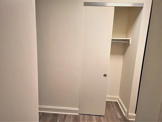 Hanover Sq #8I - Photo 3 of 10