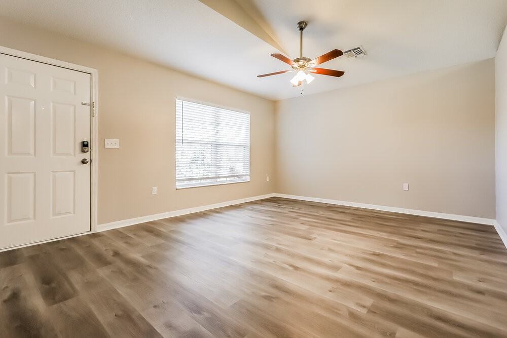 11730 Lynn Brook Cir - Photo 3 of 16
