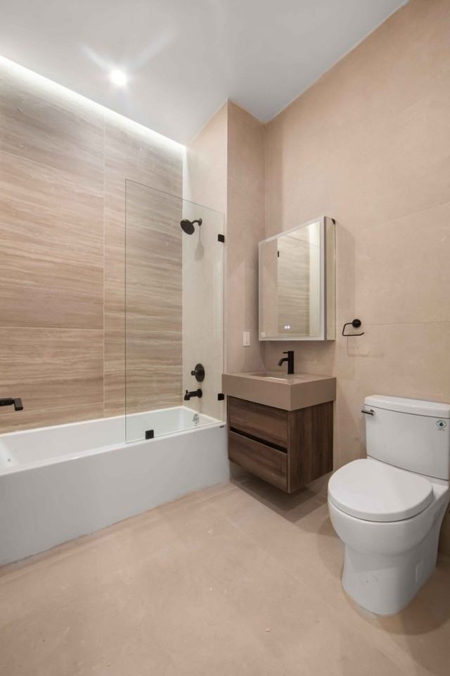 321 E 17th St #3A - Photo 6 of 8