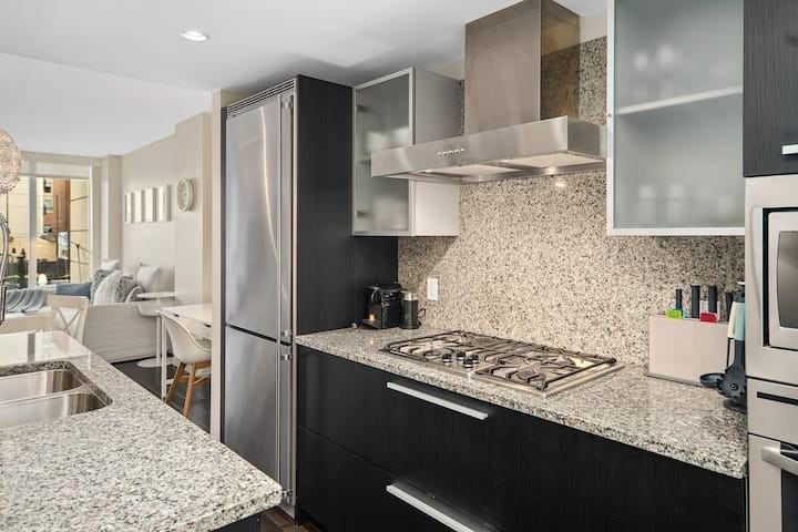 707 Courtney Street #503 - Photo 5 of 28