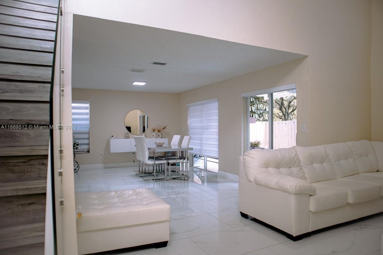 15022 Sw 143rd Ter #1 - Photo 6 of 21