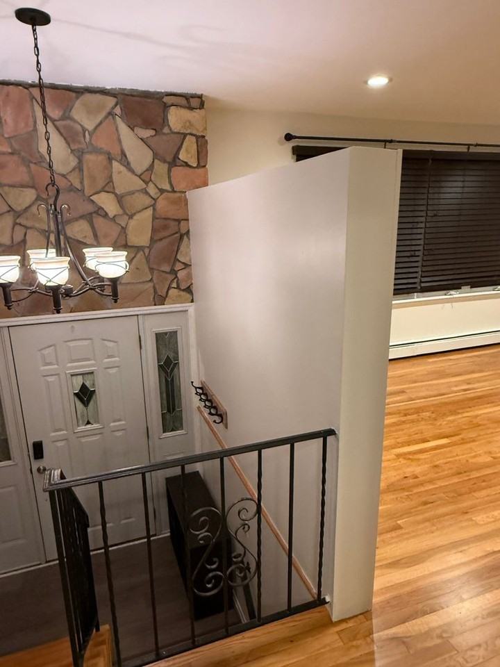 2404 Rugby St - Photo 3 of 27