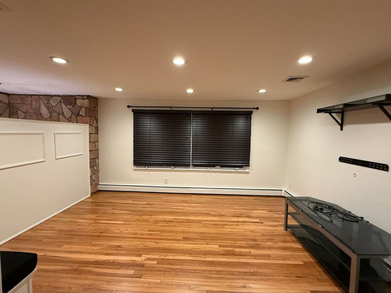 2404 Rugby St - Photo 7 of 27