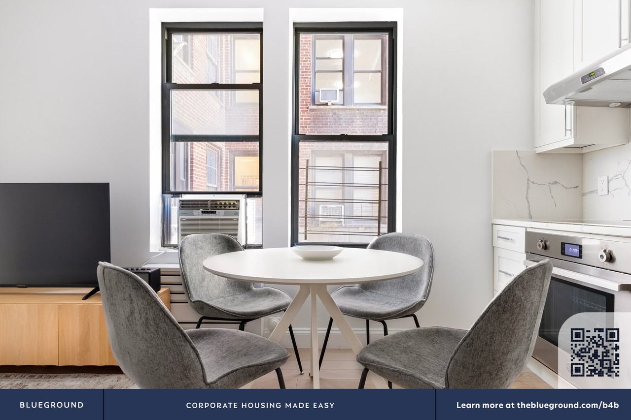 915 West End Avenue - Photo 6 of 32