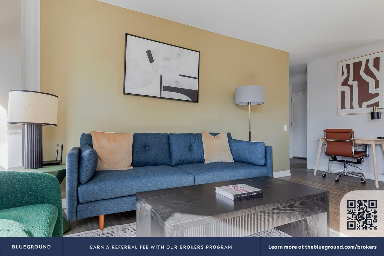 8 West Chestnut Street - Photo 5 of 24