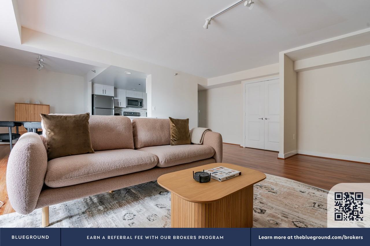 4001 9th Street North - Photo 5 of 46