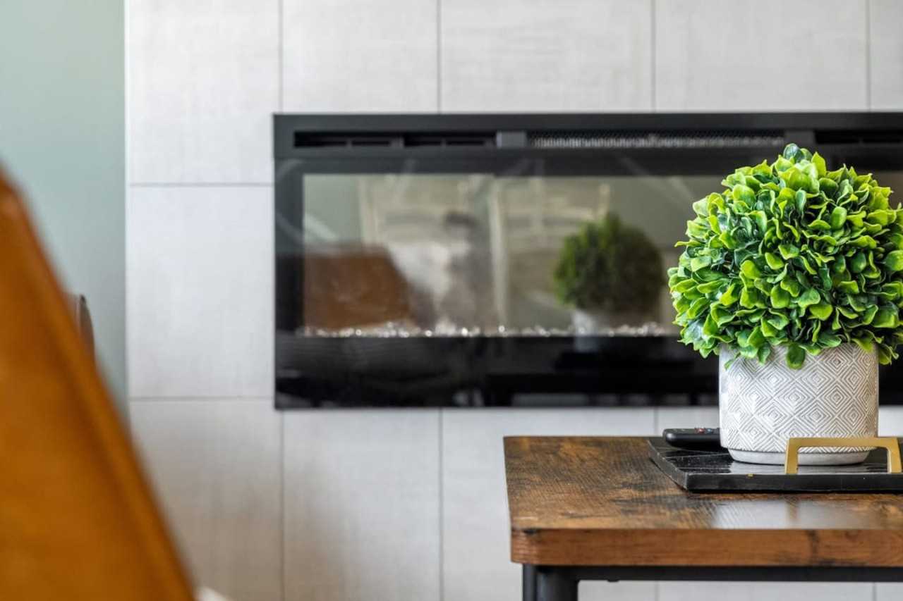 78 Lucas Cres Nw #1314494P - Photo 4 of 46