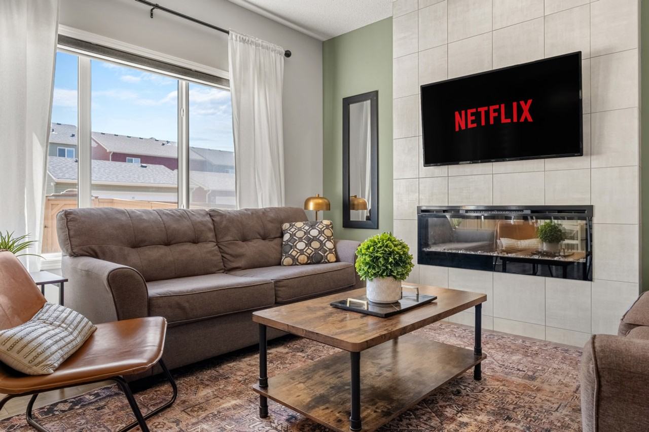 78 Lucas Cres Nw #1314494P - Photo 7 of 46