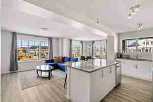 featured image of 805 Windbury St Sw