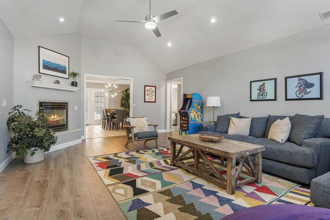 403 Willington Ln #1309794P - Photo 4 of 34