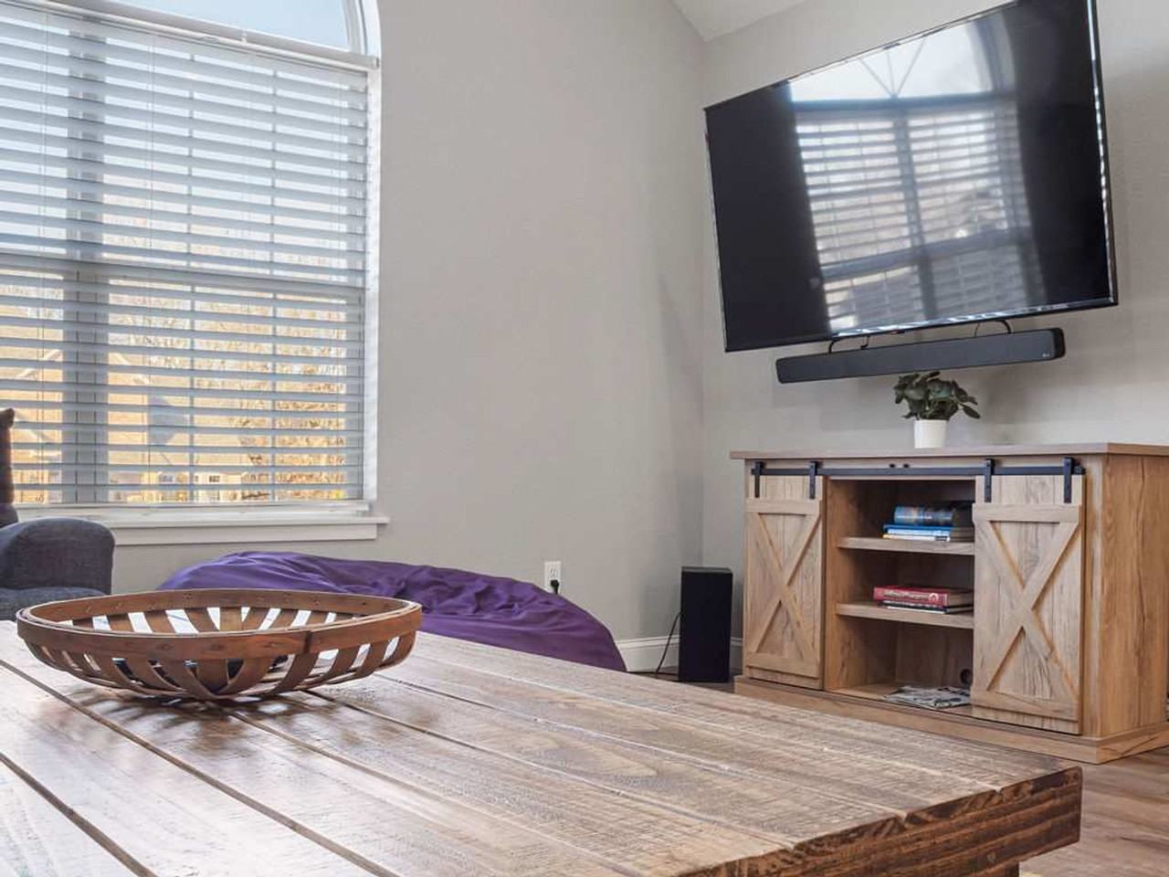 403 Willington Ln #1309794P - Photo 6 of 34