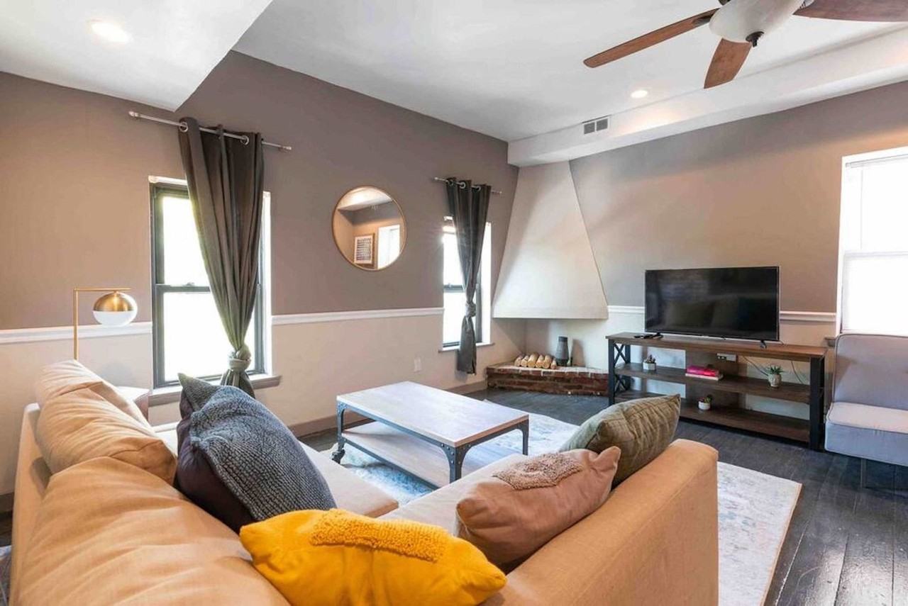 1136 Rodman St #1314941P - Photo 3 of 32