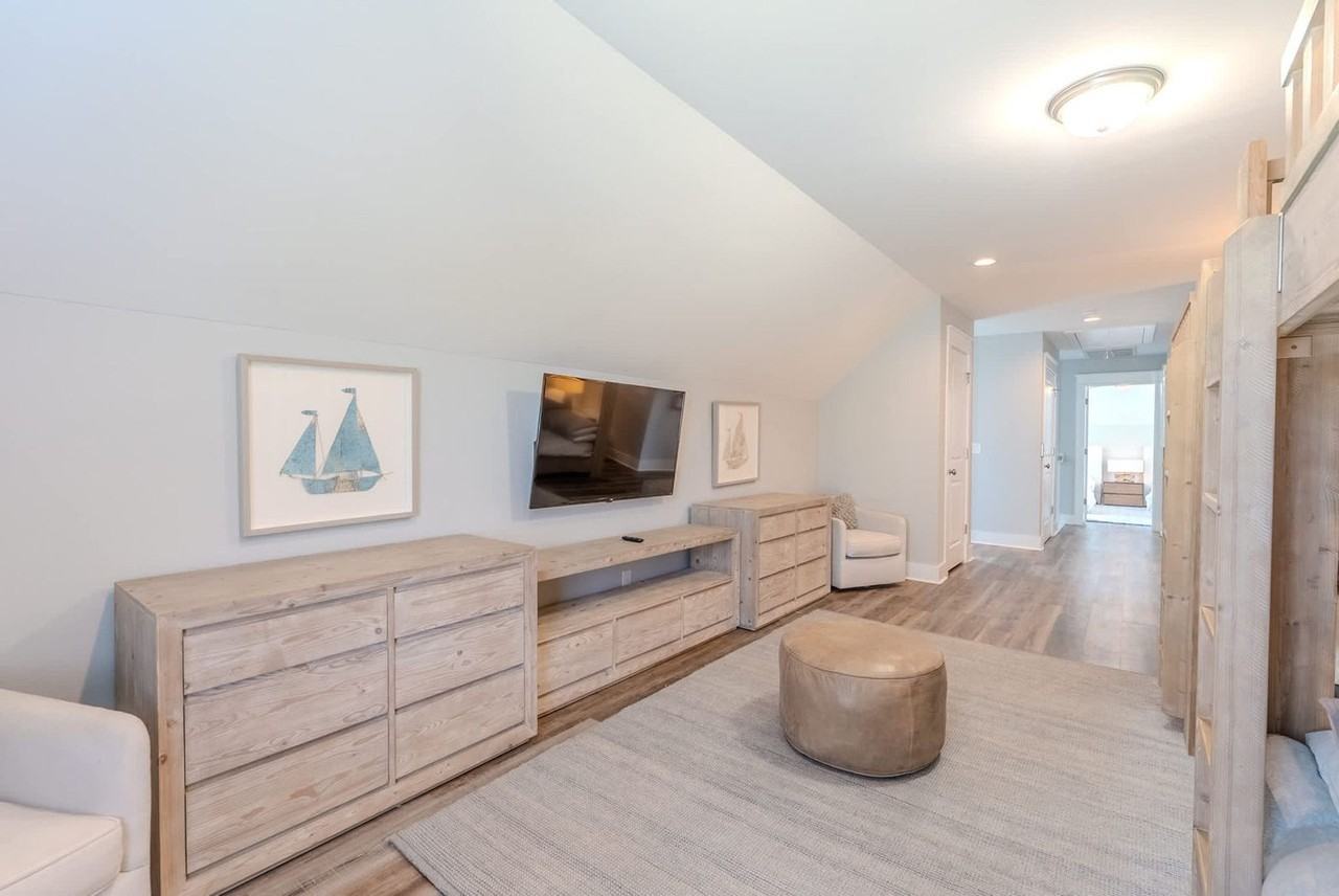 52 Sandcastle Ct #1316234P - Photo 2 of 50