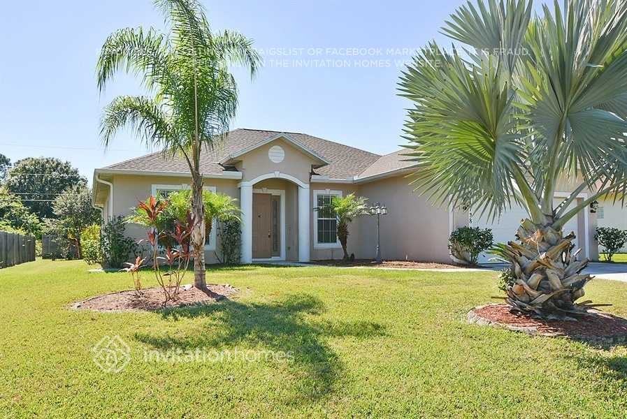 1738 Sw Haylake Ave - Photo 2 of 17