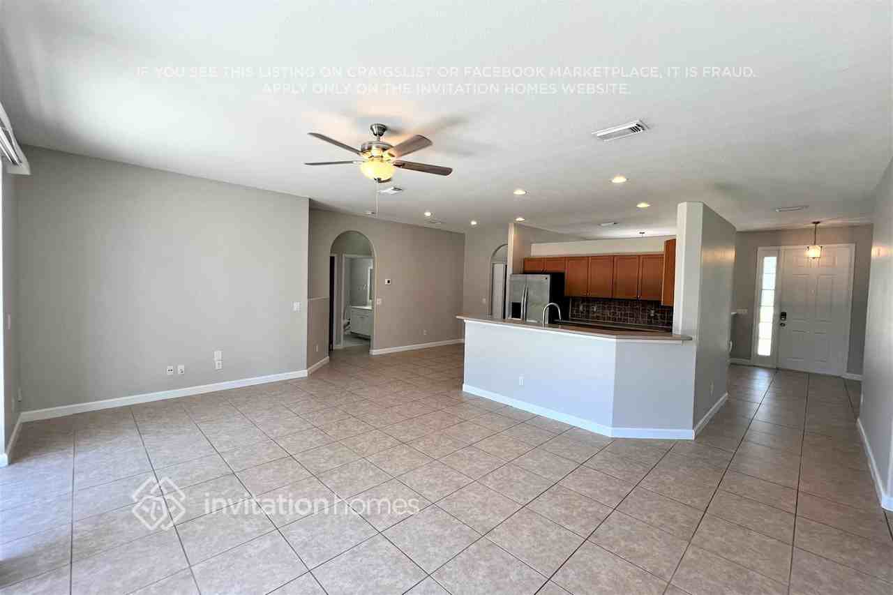 1738 Sw Haylake Ave - Photo 7 of 17