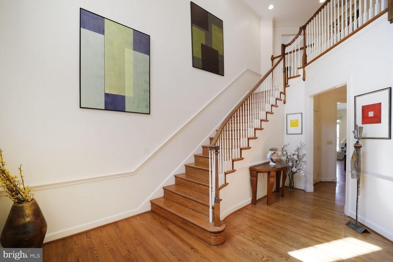 5119 Warren Pl Nw - Photo 3 of 37