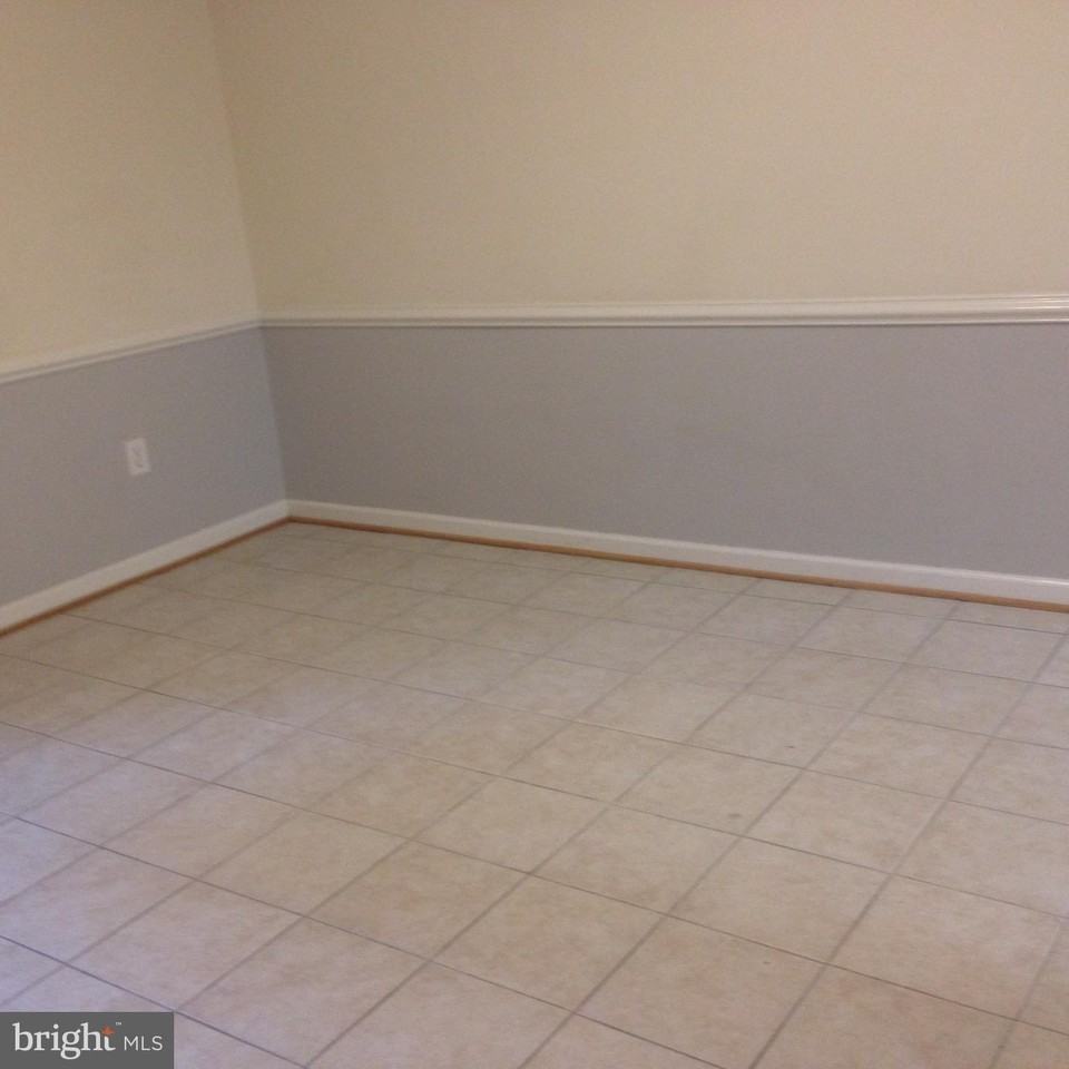 10316 Royal Road - Photo 3 of 46