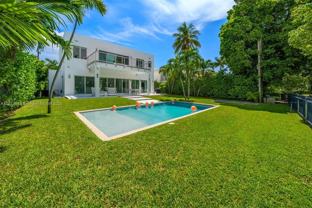 W 62nd St & La Gorce Dr - Photo 1 of 1