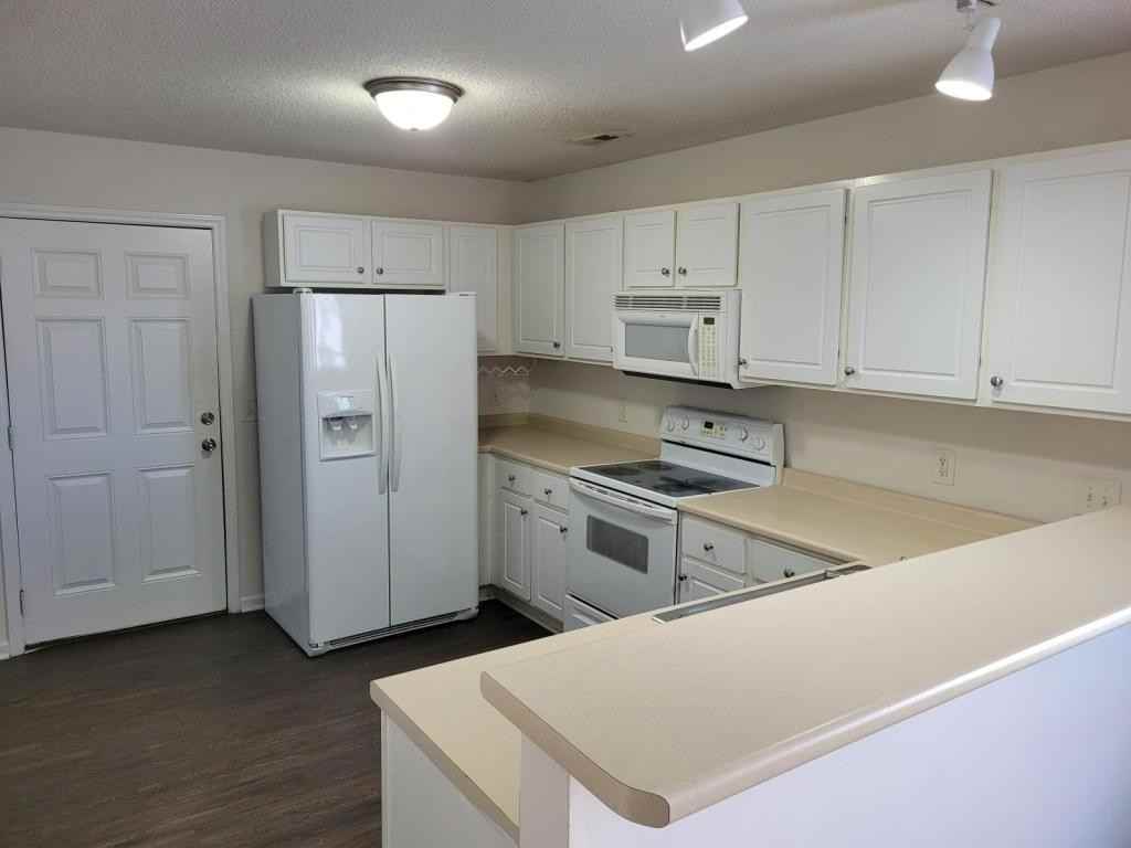 1203 Wyngate Dr - Photo 6 of 15