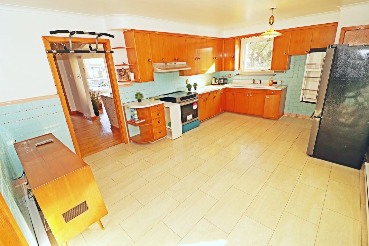 3505 Rue Soubirous - Photo 4 of 15