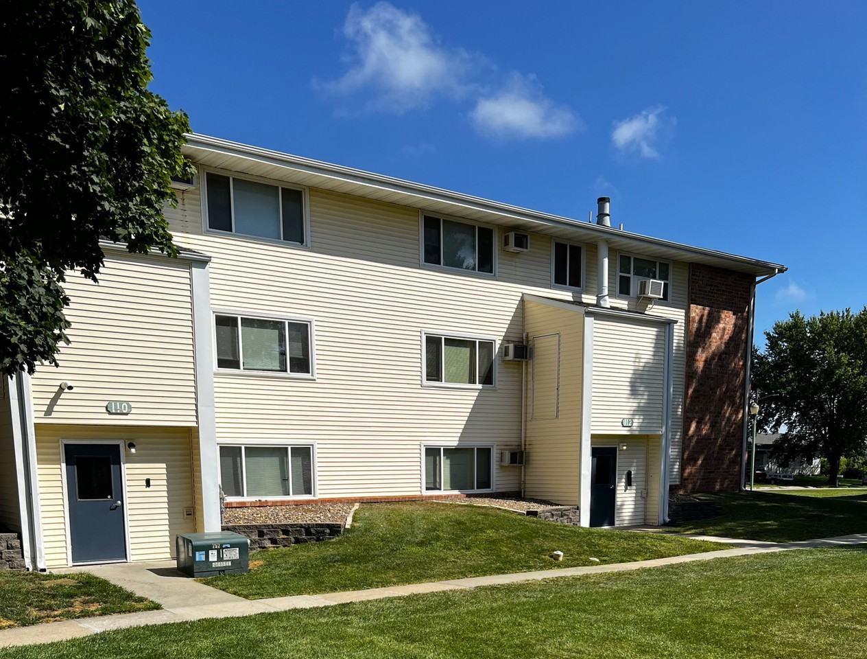 Green Valley Manor - Photo 5 of 8