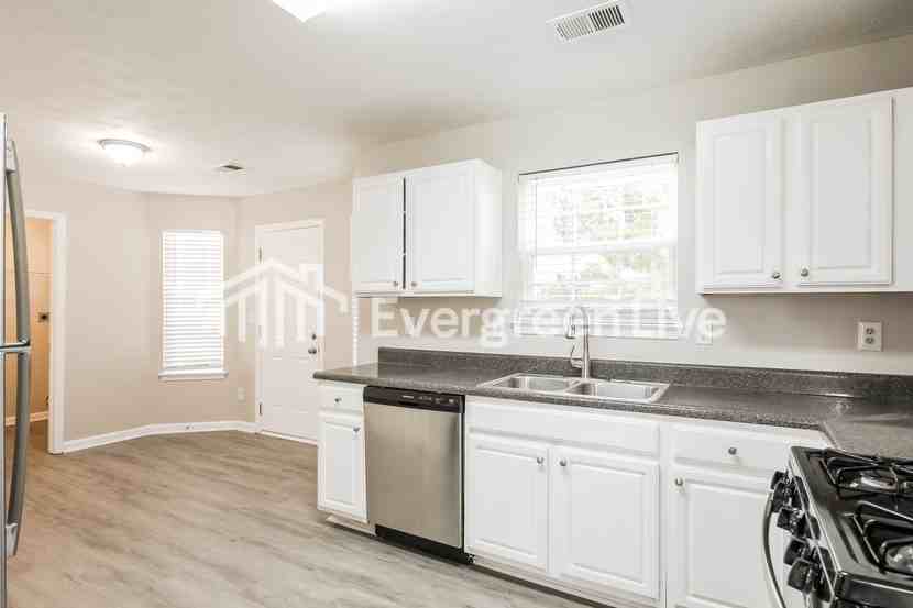 2655 Virginia Cv - Photo 6 of 19