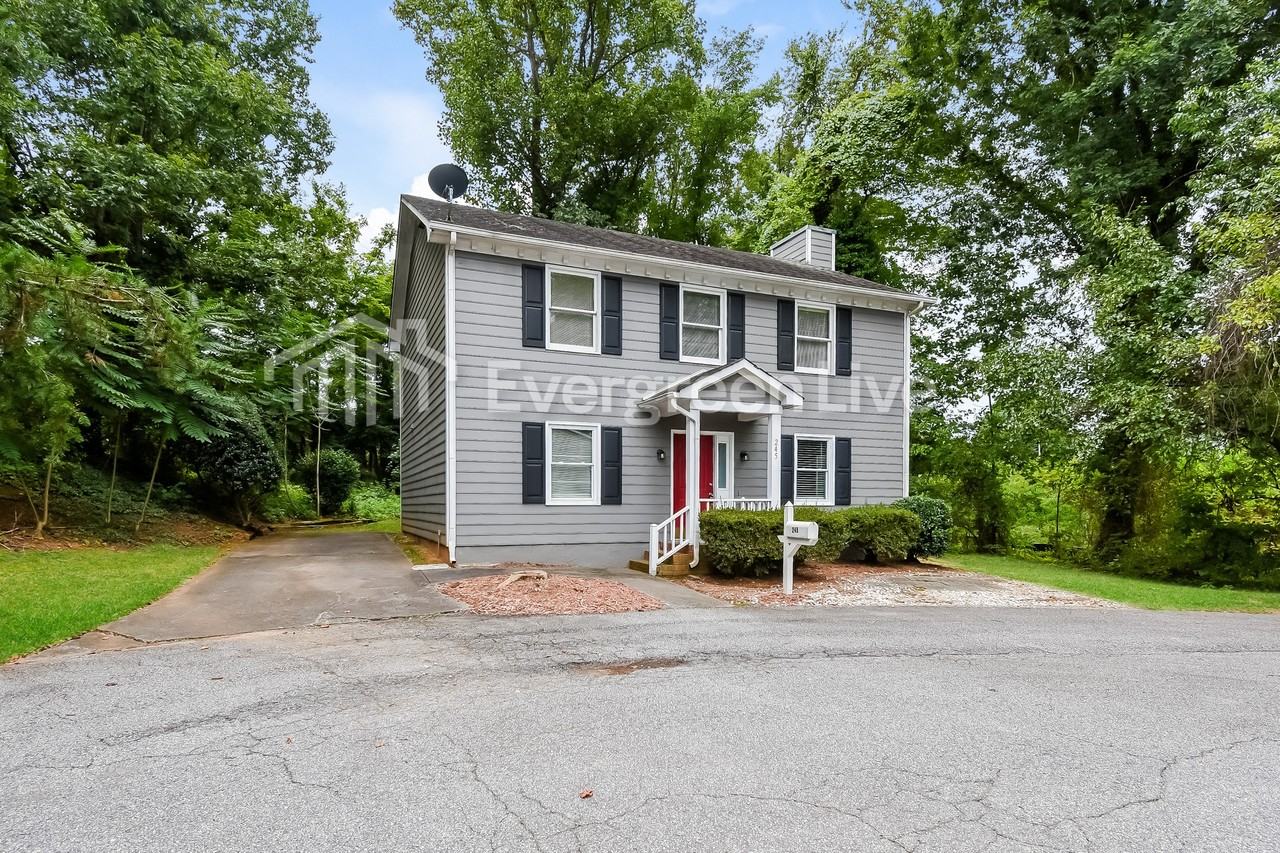 245 Guinevere Ct - Photo 3 of 16