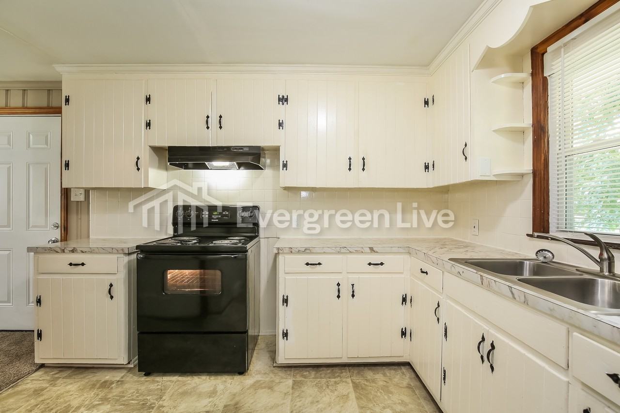 4021 Avera Ave - Photo 5 of 16