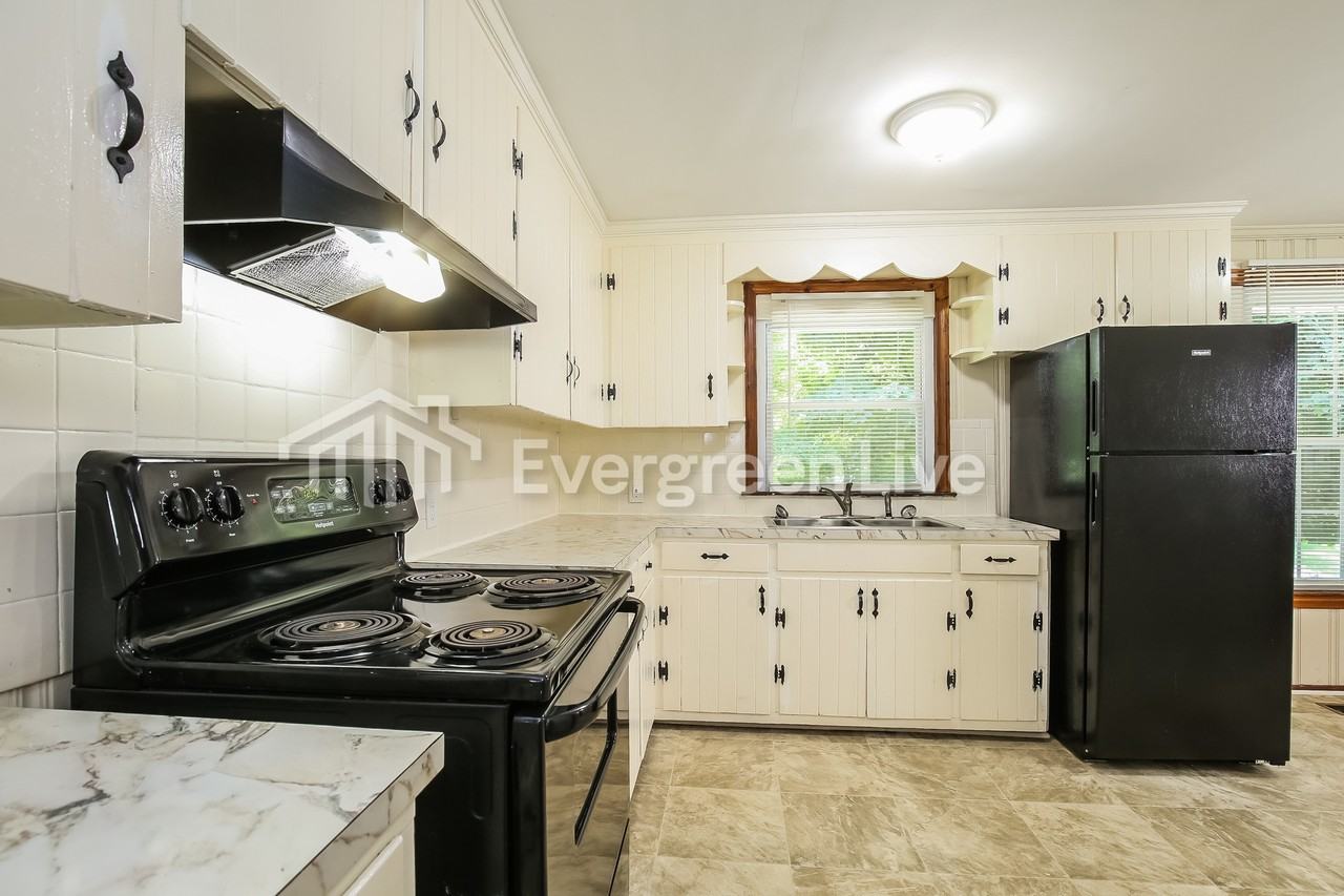 4021 Avera Ave - Photo 6 of 16