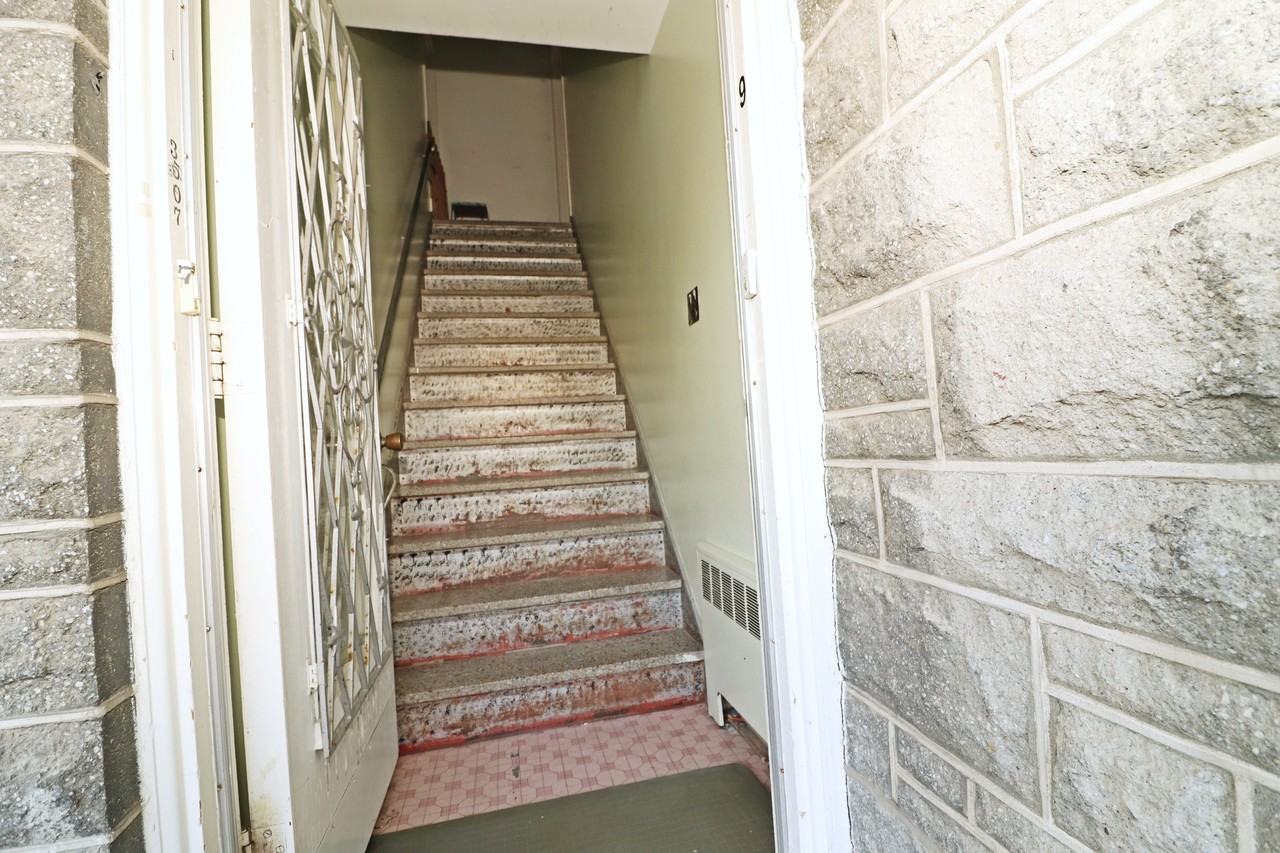 3509 Rue Soubirous - Photo 2 of 14