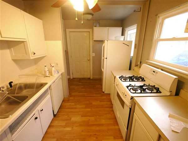 1528 Roselawn Ave - Photo 2 of 6