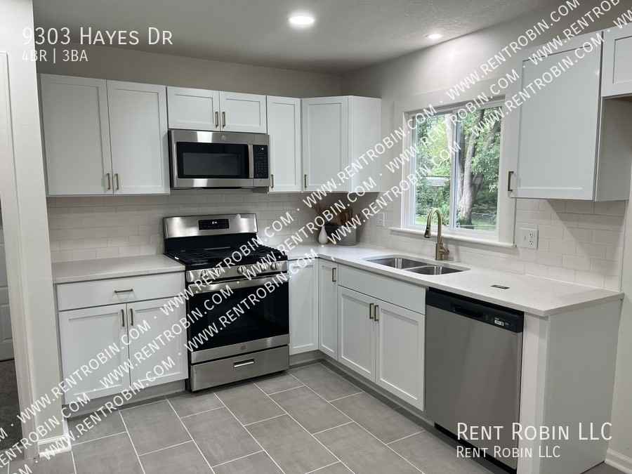 9303 Hayes Dr - Photo 7 of 26