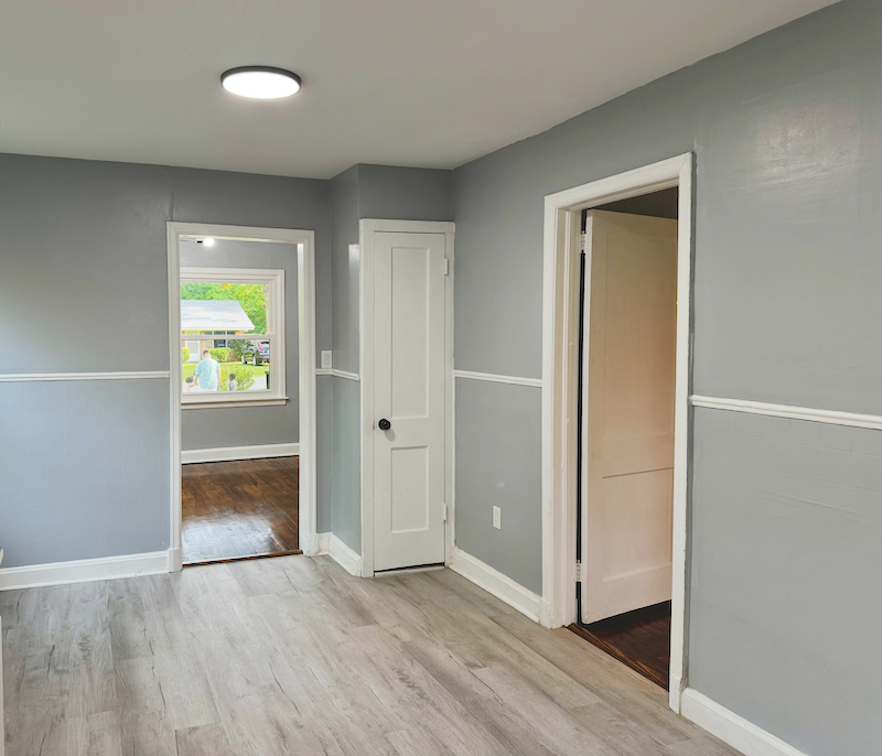 1733 Julian St - Photo 3 of 8