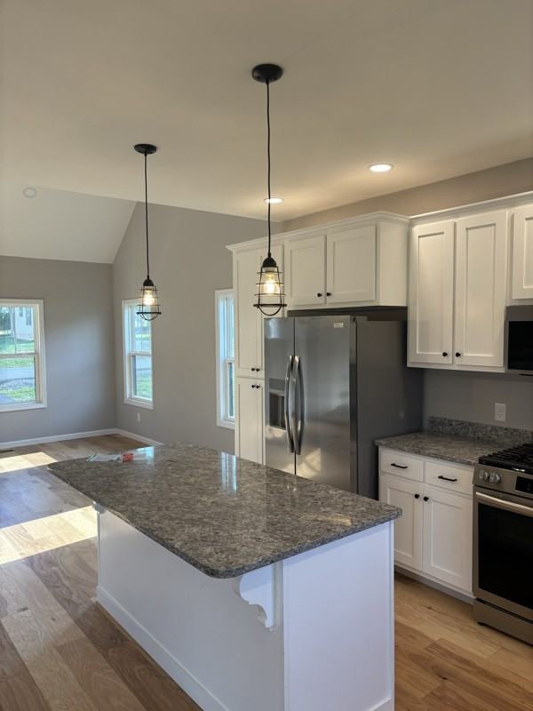 205 Cherokee Dr - Photo 2 of 20