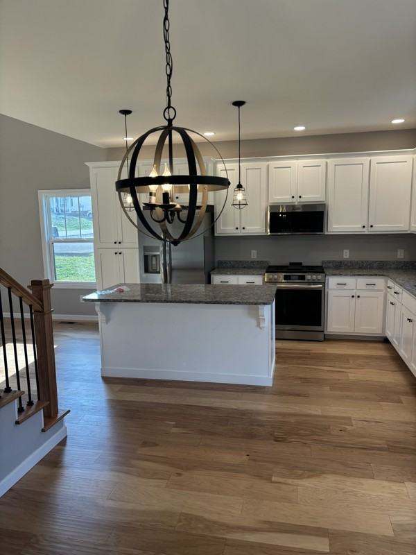 205 Cherokee Dr - Photo 3 of 20